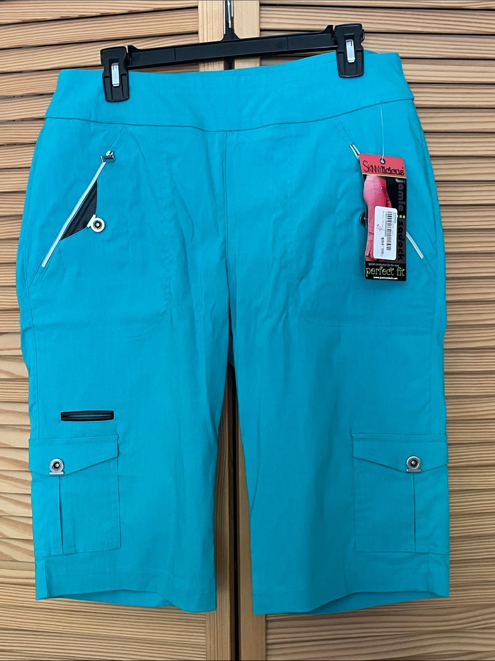 Women's Teal Cargo Shorts - Lightweight Summer Bermuda